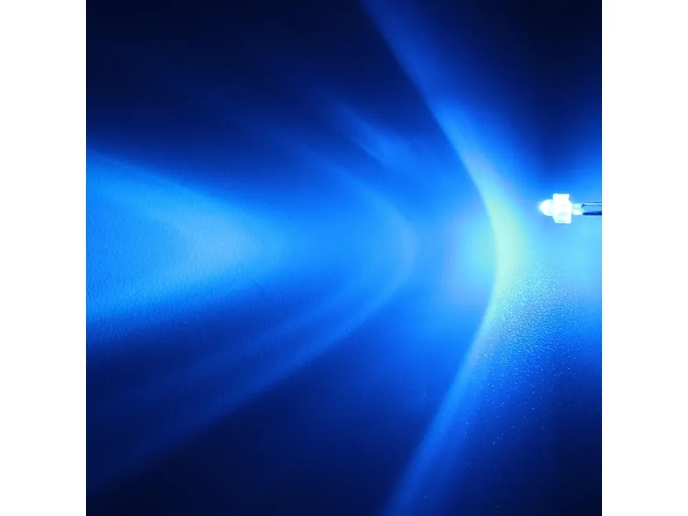 Nově v sortimentu - Hebei 130LB7C LED 1,8mm modrá