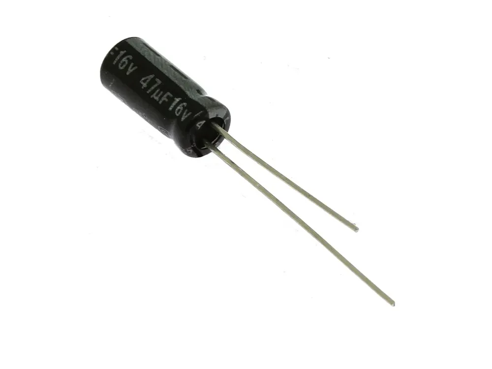 Velmi populární - Elektrolytický kondenzátor 47uF 16V 5x11mm RM2 85°C