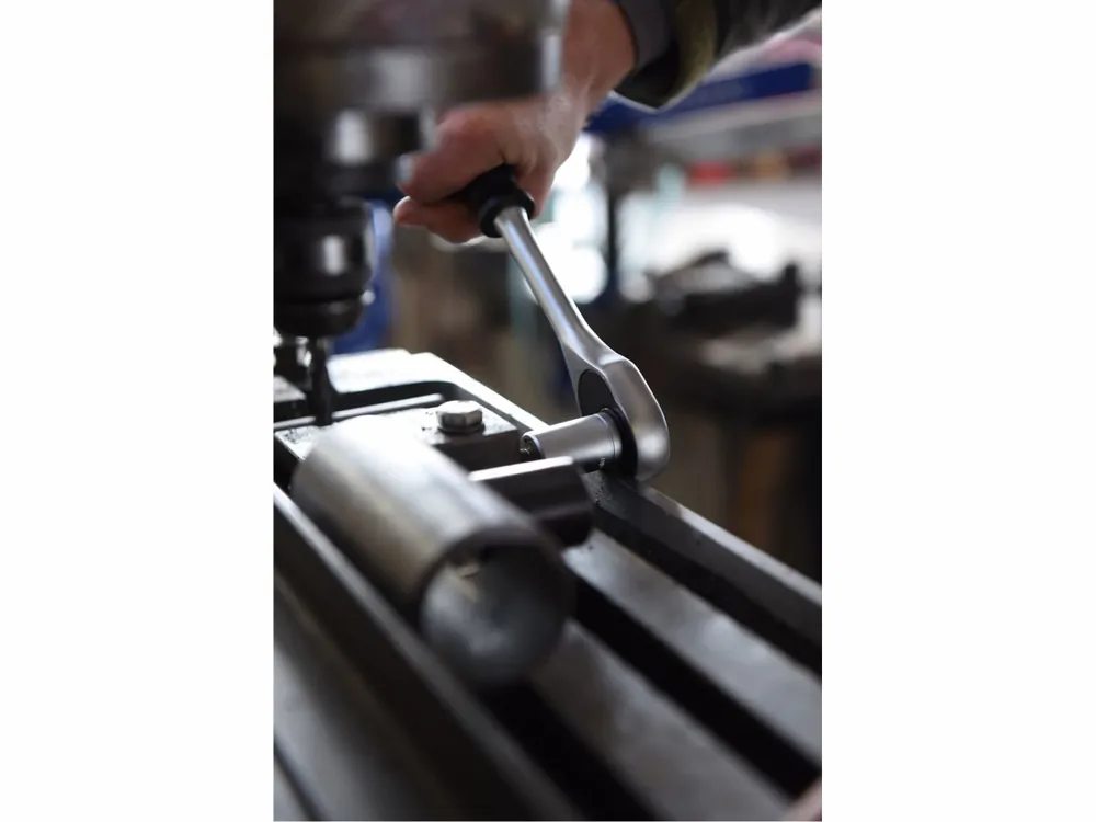 Velmi oblíbený produkt - Gola ráčna Extol rovná s páčkou 1/4"